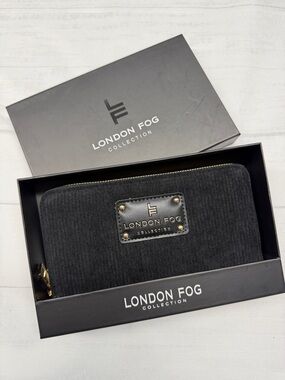 London Fog Collection NWT Black Boyd Zip Around Corduroy Wristlet Wallet